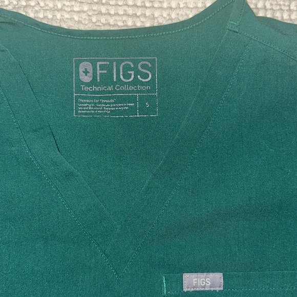 FIGS Catarina scrub top - Picture 2 of 2